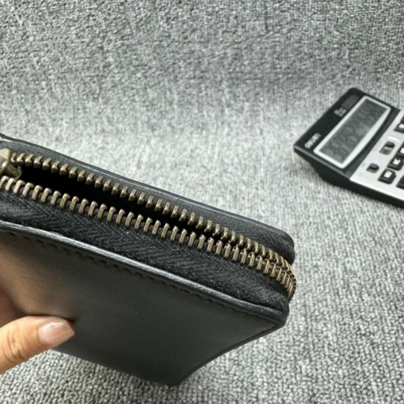 100% Authentic Gucci Leather Wallet - Picture 6 of 11